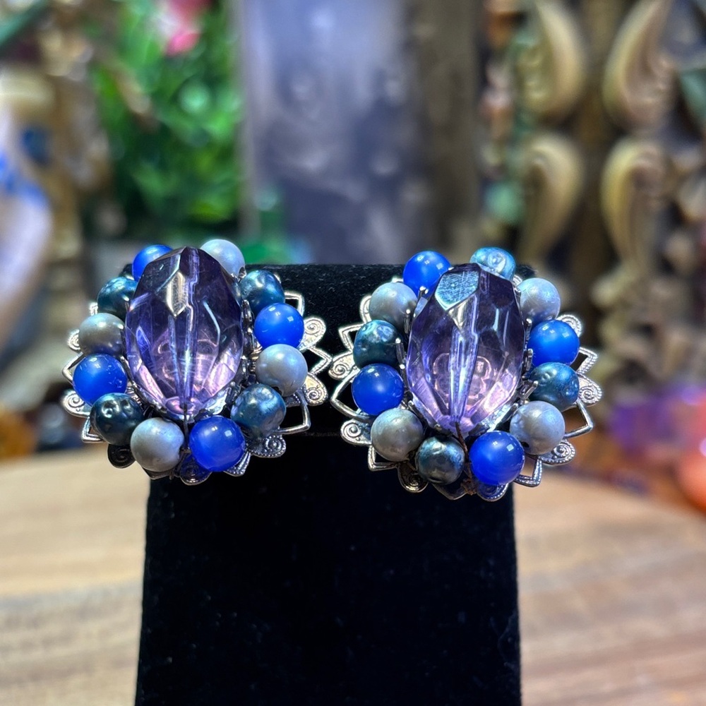 Ann Vien clip on earrings